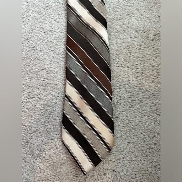 EUC Bundle of 3 Ties - Picture 2 of 7